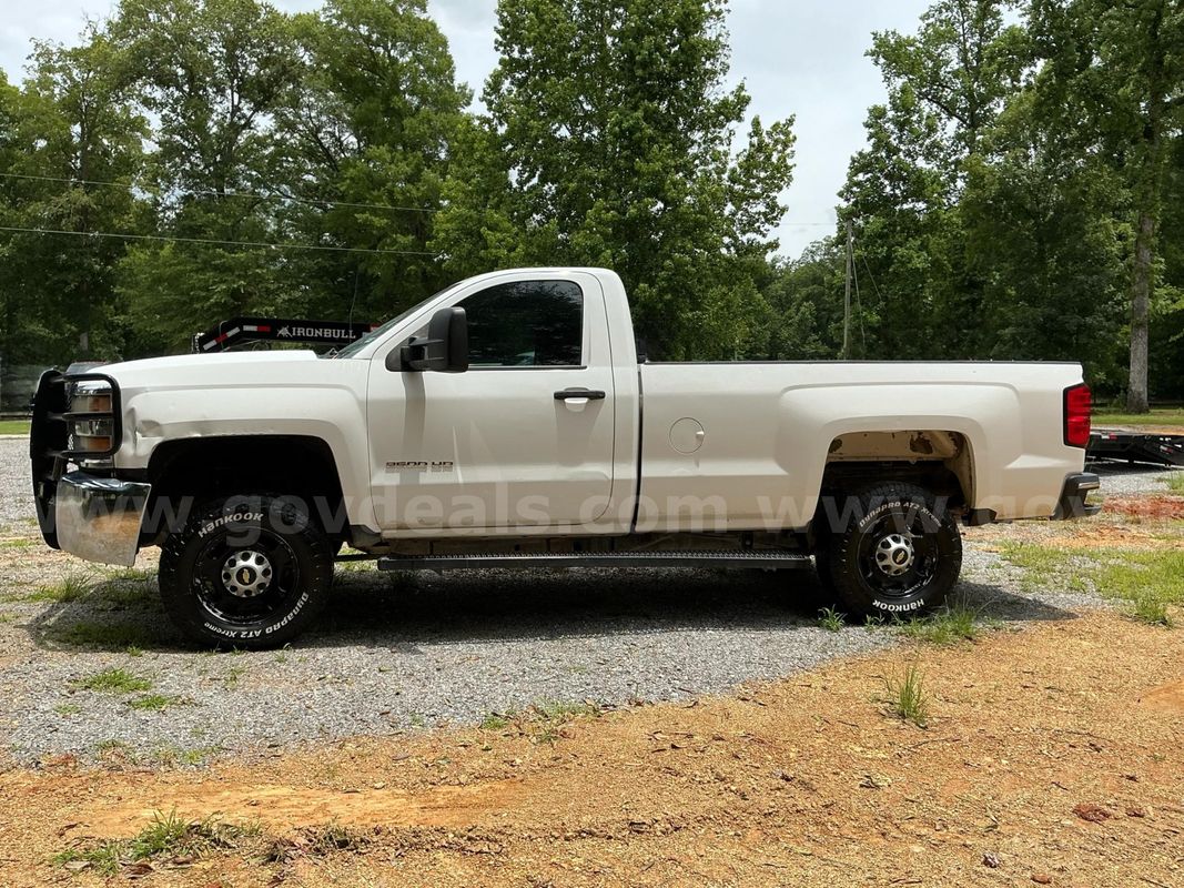 2015 Chevrolet Silverado 2500HD 4 Wheel Drive