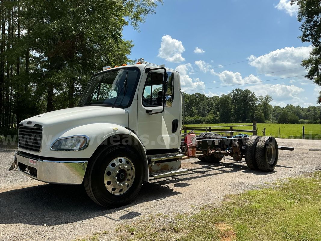 2016 Freightliner S2G Cab & Chassis ( VIDEO ATTACHED )