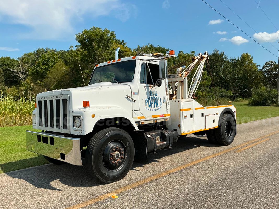 1978 International S2554 with Holmes 600 Wrecker/ Tow Truck