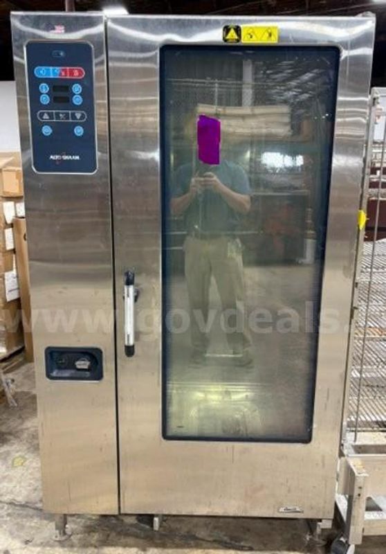 Electric Oven with Pan Rack