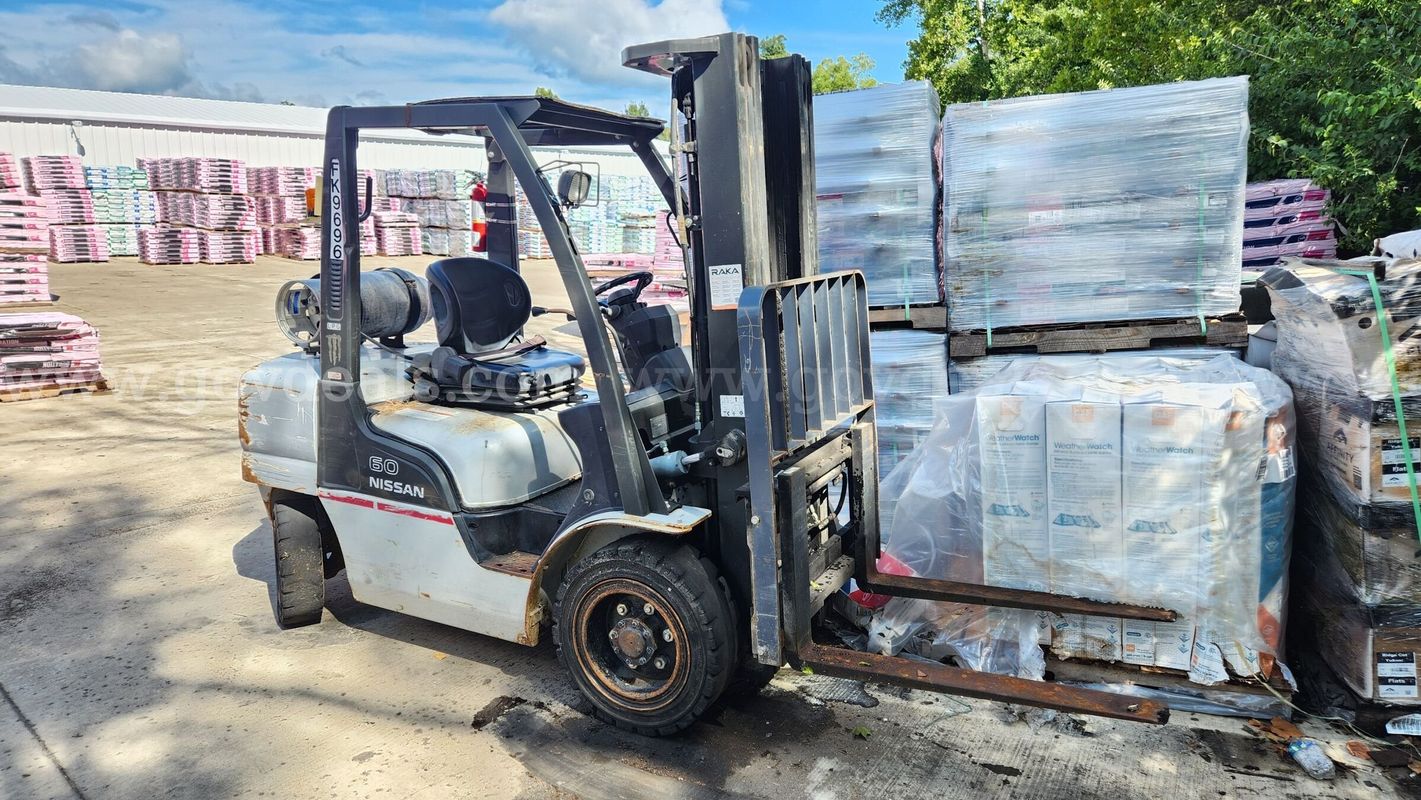 2008 Nissan MUG1F2A30LV Pneumatic Tire Forklift-Inoperable