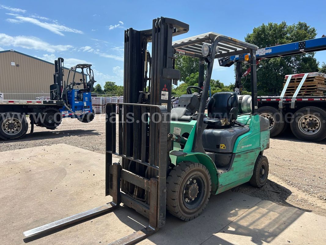 2008 Mitsubishi FG25N Pneumatic Tire Forklift