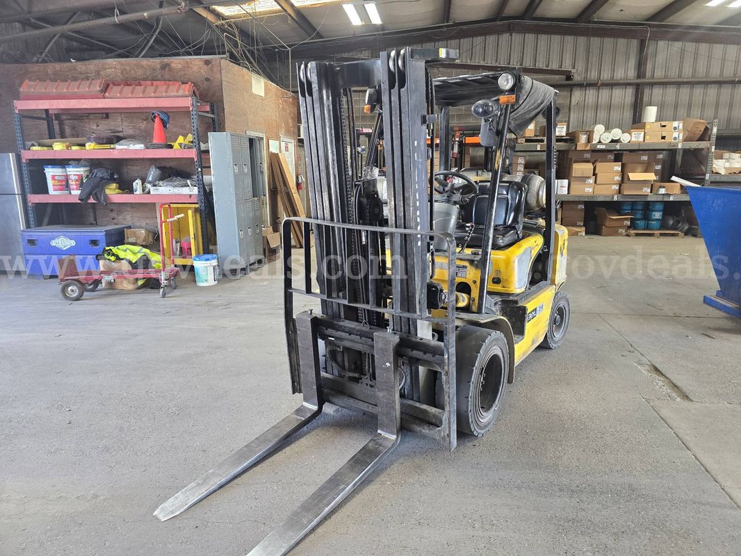 2015 Hyundai 30L-7A Pneumatic Tire Forklift