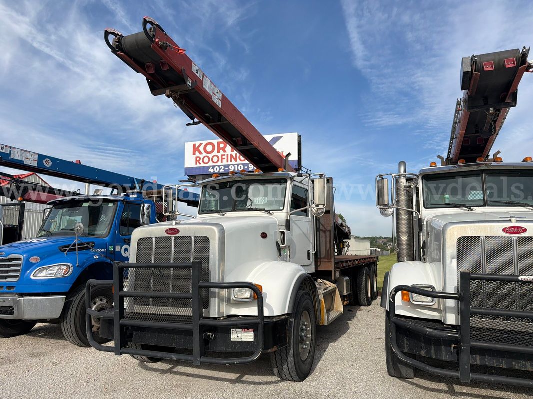 Cleasby FBR-6 Roofing Conveyor on 2013 Peterbilt 365 T/A Flatbed Truck