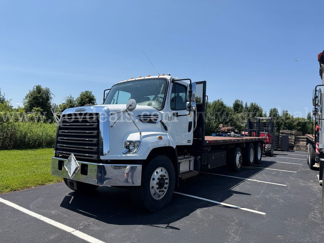 2015 Freightliner 108SD Tri/A Flatbed-Inoperable