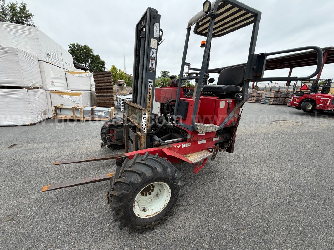 2004 Moffett M5000 Truck Mounted Forklift