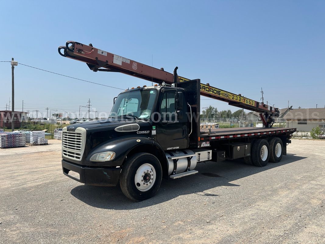 2004 Cleasby FBR-6-36 Roofing Conveyor Mtd on 2005 Freightliner M2 112 T/A Flatbed