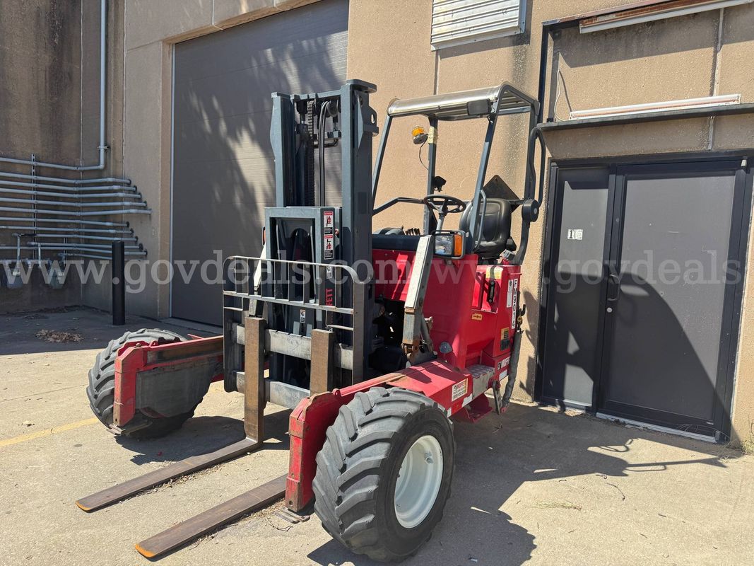 2010 Moffett M55P Truck Mounted Forklift -Inoperable