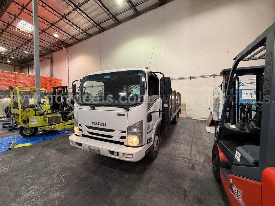 2017 Isuzu NRR S/A Stake Side Flatbed Truck