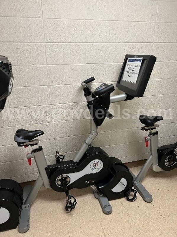 S3u Upright Expresso Bike - software expired; updates not available (1 of 4)