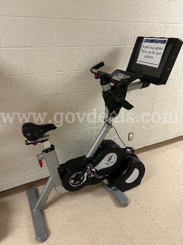 S3u Upright Expresso Bike - software expired; updates not available (4 of 4)