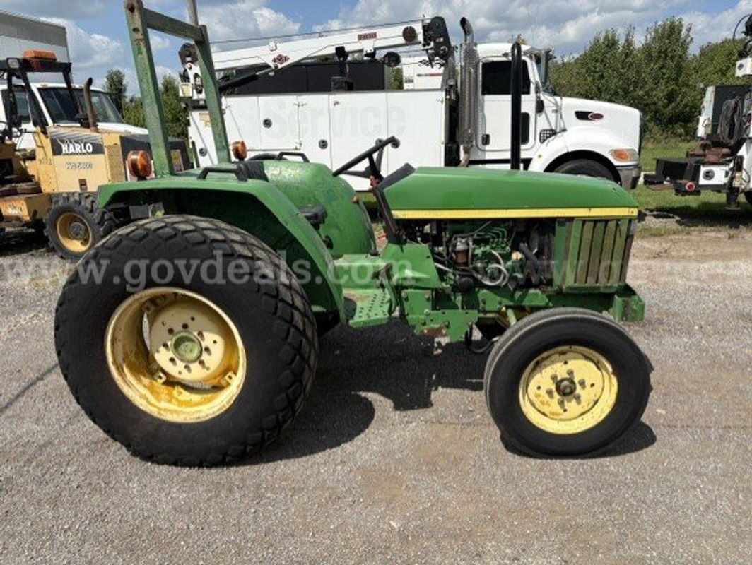 1993 John Deere Model 1070