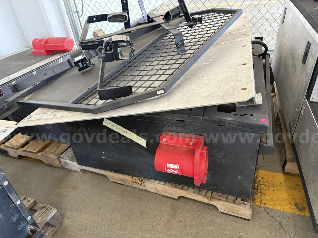 Truck Storage Box w/accessories