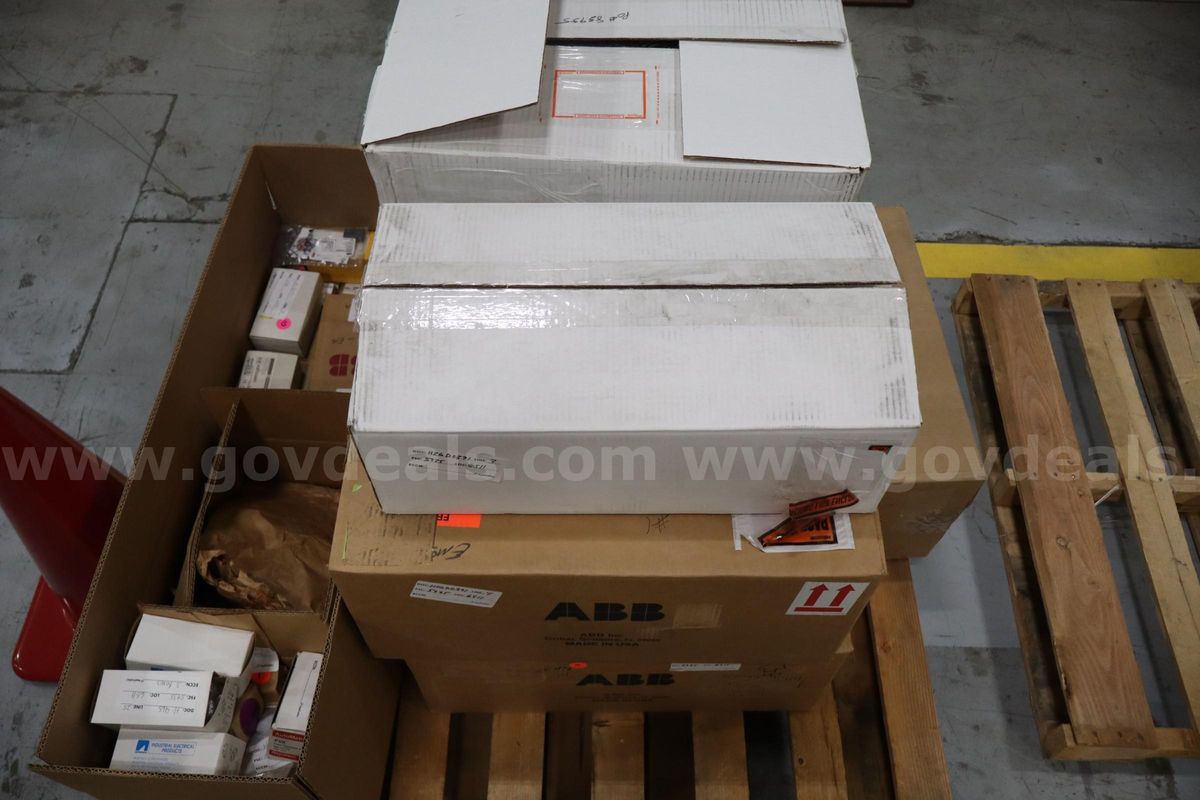 BULK LOT: Various Electrical Components