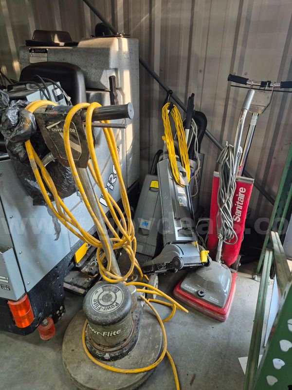 ONE LOT OF MIXED CUSTODIAL MACHINES (16 MACHINES TOTAL) - PARTS ONLY