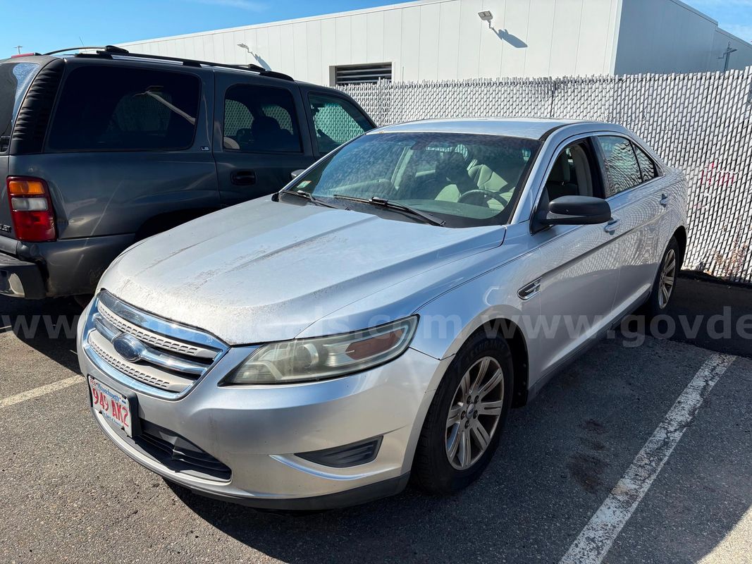 2010 Ford Taurus