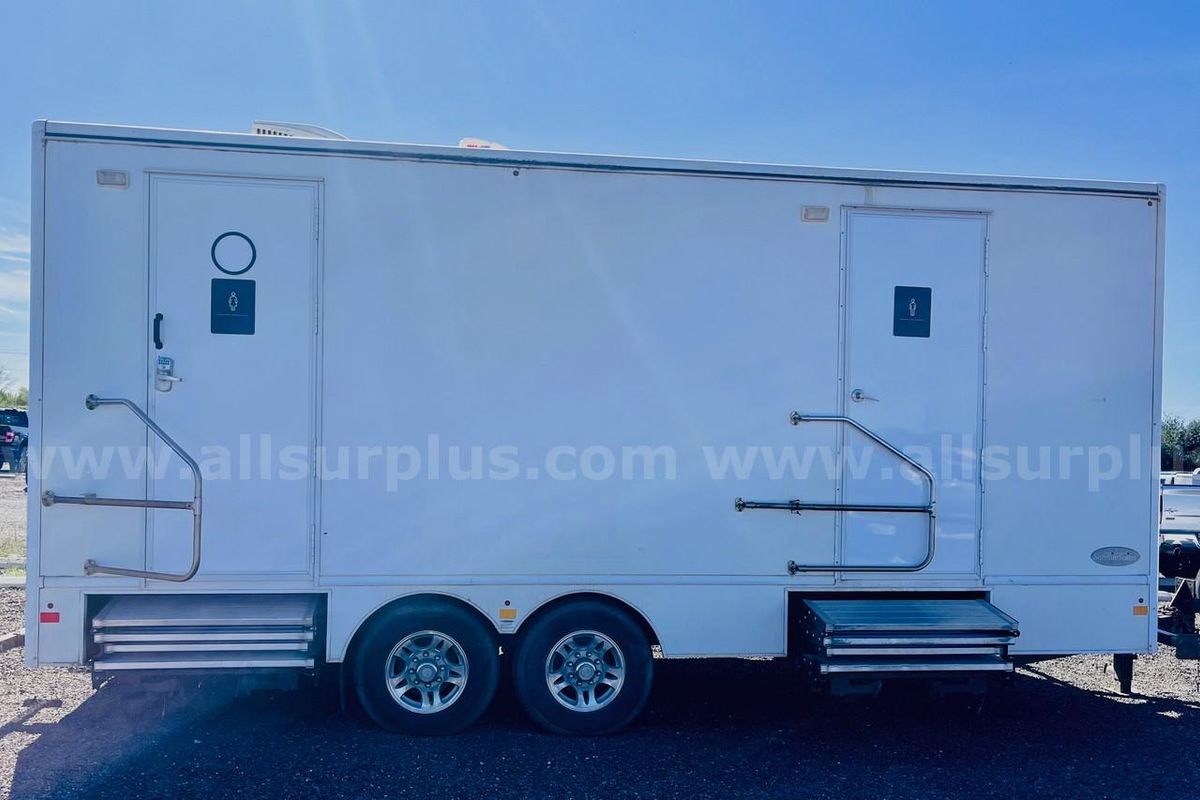 2022 Satellite Suites Restroom Trailer