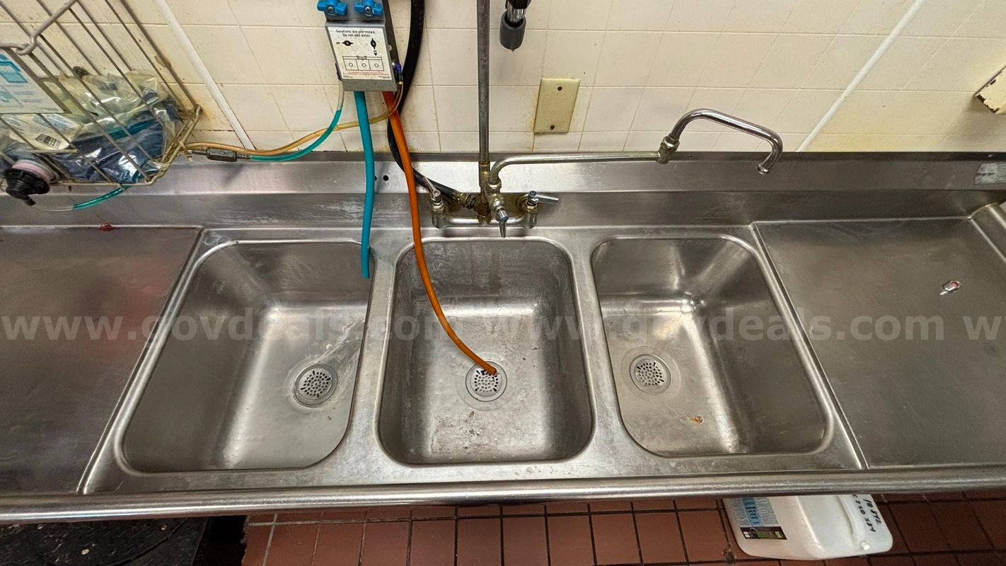 DISH SINK (1 of 3)