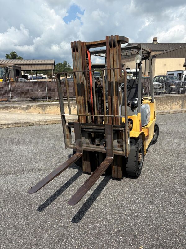 2000 CATERPILLAR FORKLIFT LPG 2577hrs | V692 MOODY AFB