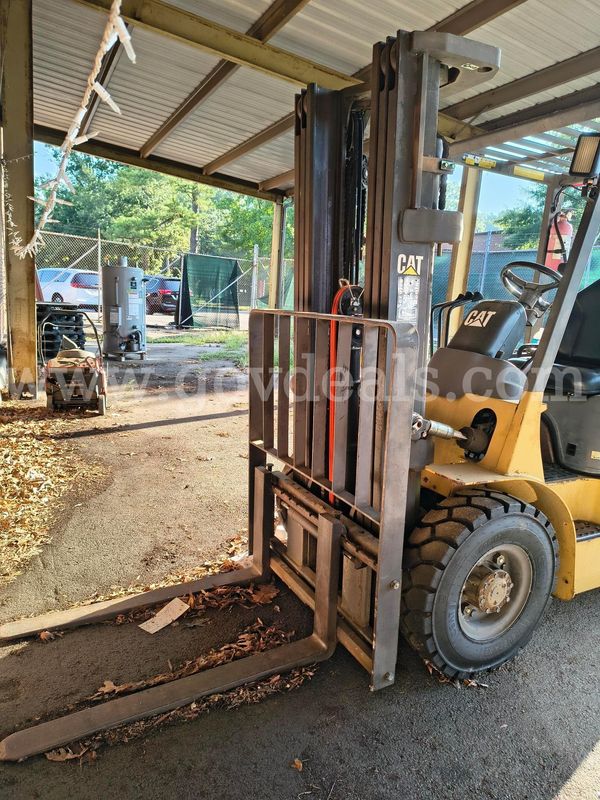 2000 CATERPILLAR FORKLIFT , 704hrs | V699 FT LEE PX