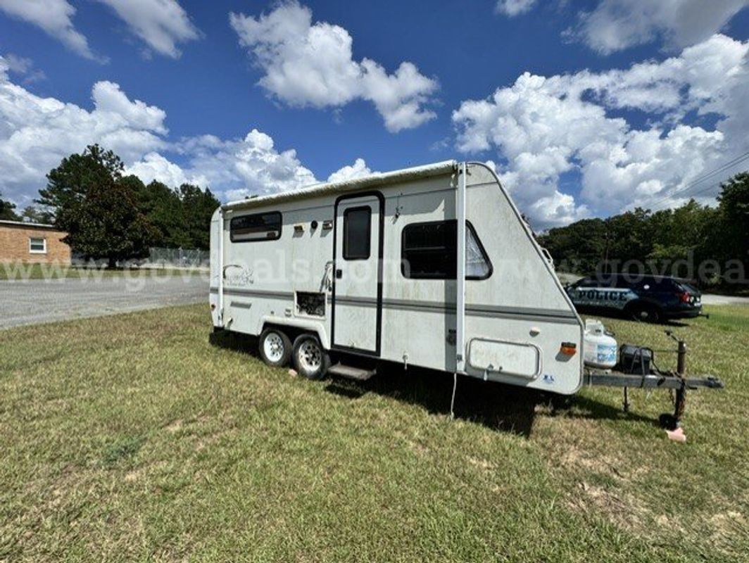 2000 Shamrock by Forest River Flagstaff Camper