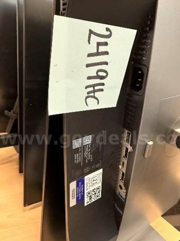 Lot of (18) Dell Professional P2419HC 24" USB-C Hub Monitors