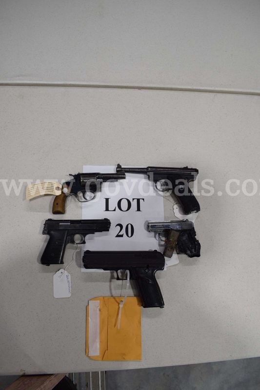 5 Handguns - Lot 20
