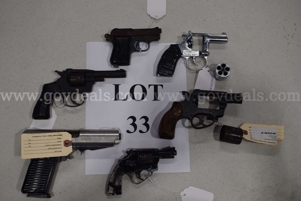 6 Handguns - Lot 33