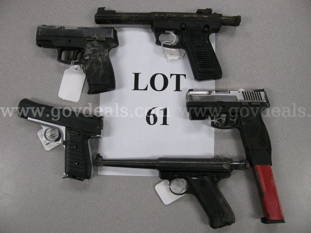 5 Handguns - Lot 61