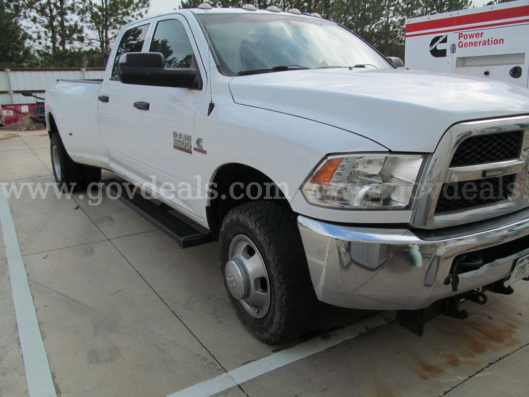 2017 RAM 3500 Crew Cab 4x4 Dually – 6.7L Cummins Turbo Diesel – Rebuilt Engine