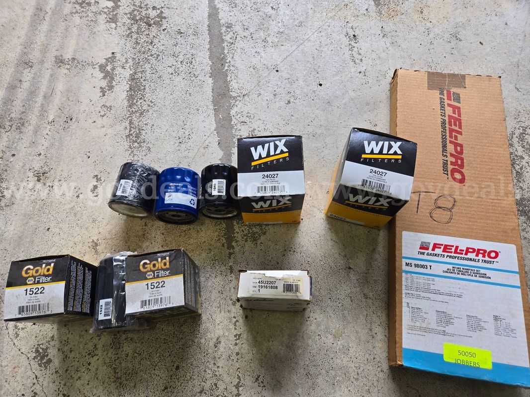 Assorted Oil Filters and Gasket Set
