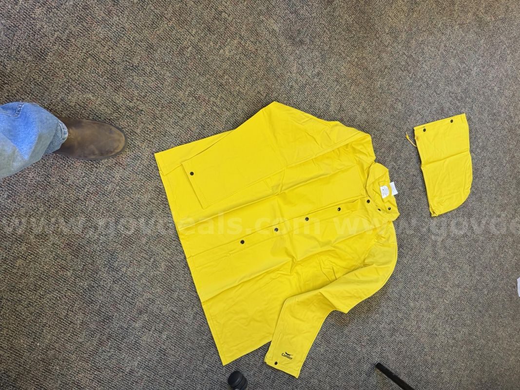Rain Jacket w/Detachable hood - 2XL
