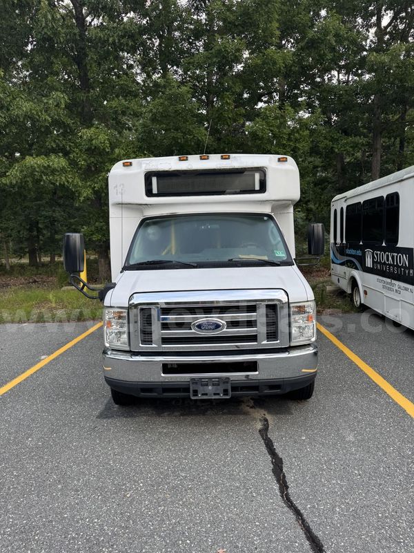 2016 Ford Econoline Shuttle Bus