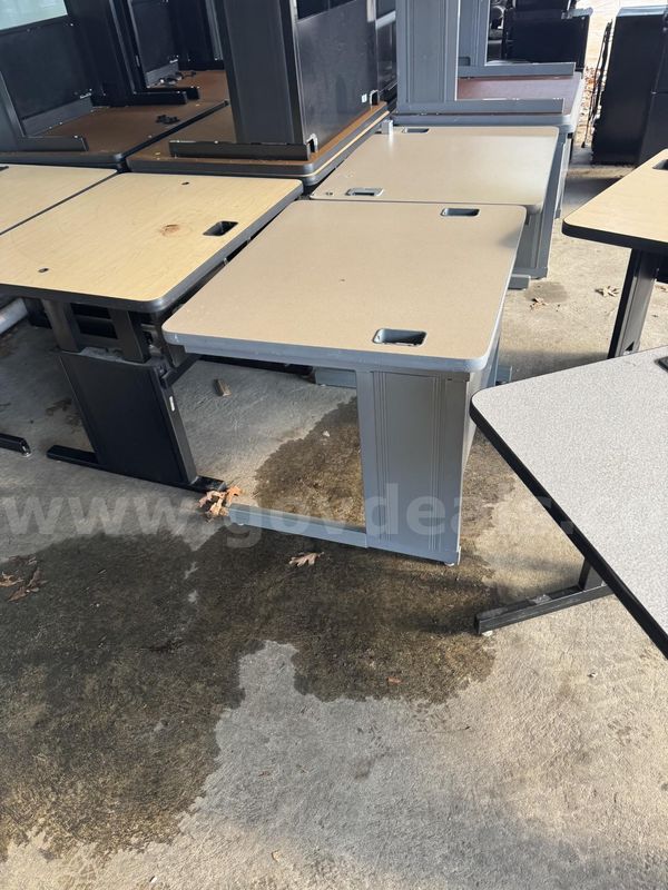(24) Computer Desks