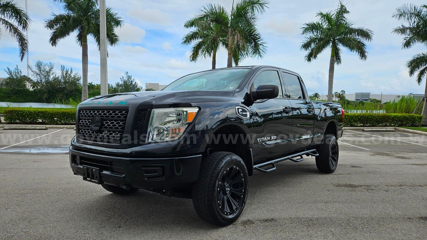 2017 Nissan Titan XD 4WD V8 TDSL CREW CAB 5.0L