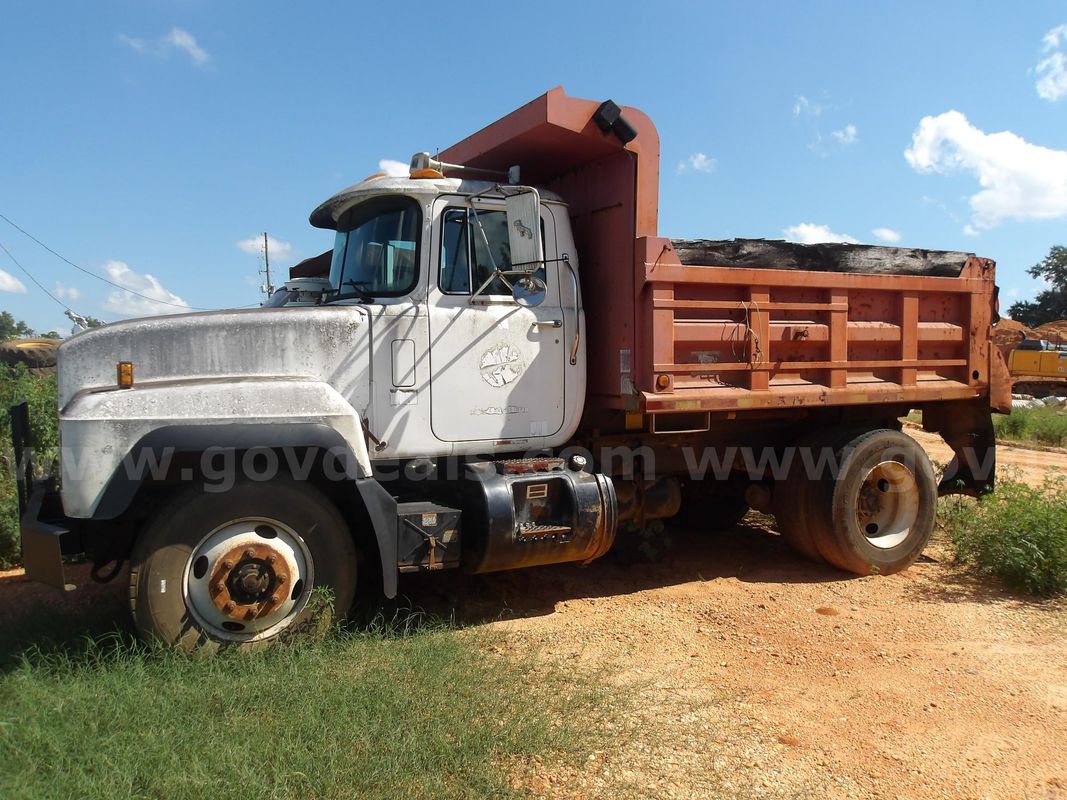 1999 Mack 600 RD600R600