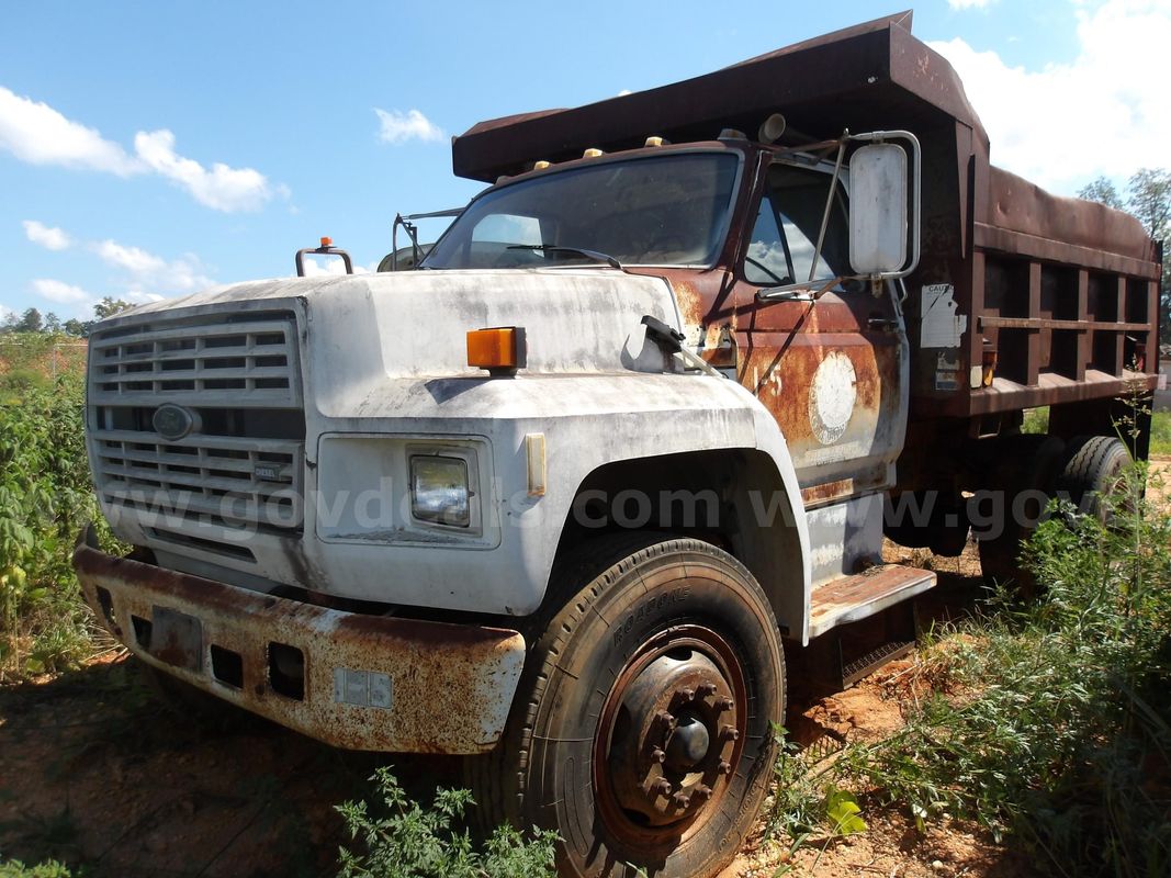 1990 Ford F800F