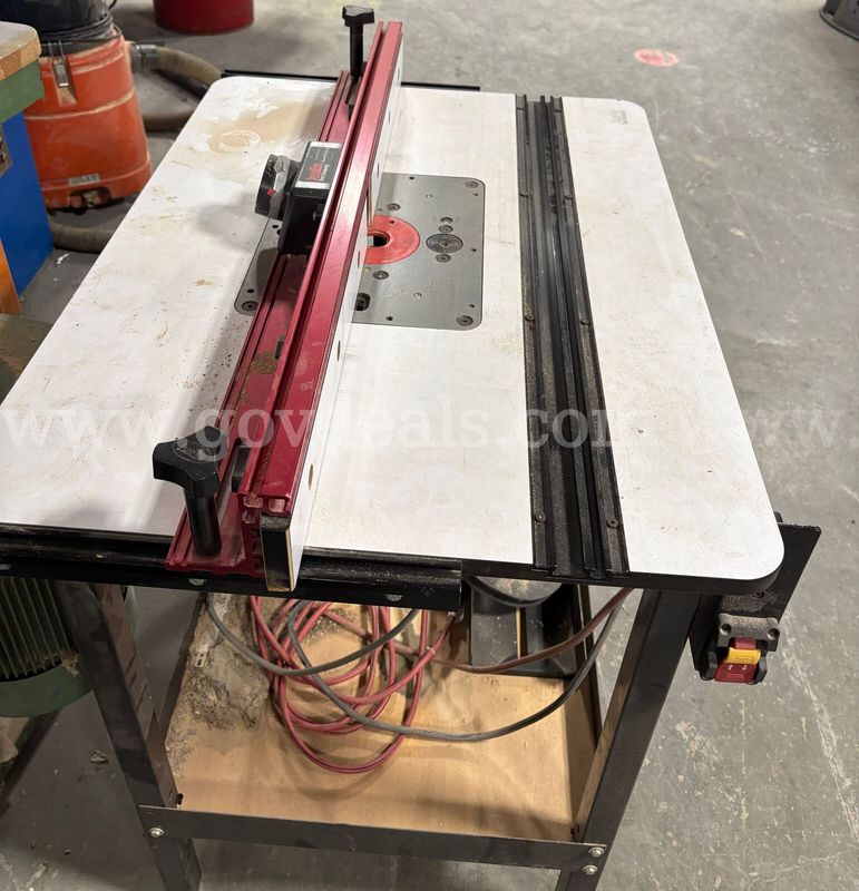 Router Table with Router
