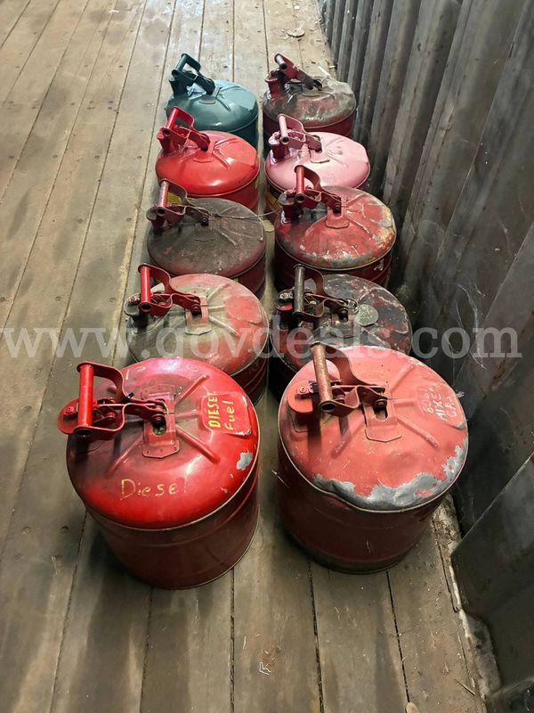 10 FUEL CANS / 2 / 5 GALLON / 8 / 2.5 GALLON