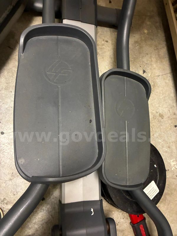 Life Fitness elliptical 95X