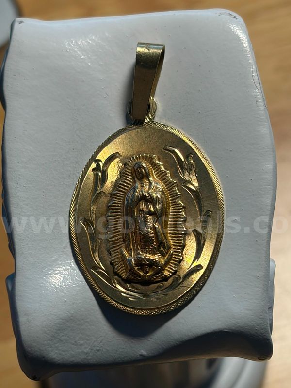 TiDDRs: 14K Solid Gold Virgin Mary Pendant 43x23mm, 5.43 g of Gold. Confirmed by Jeweler