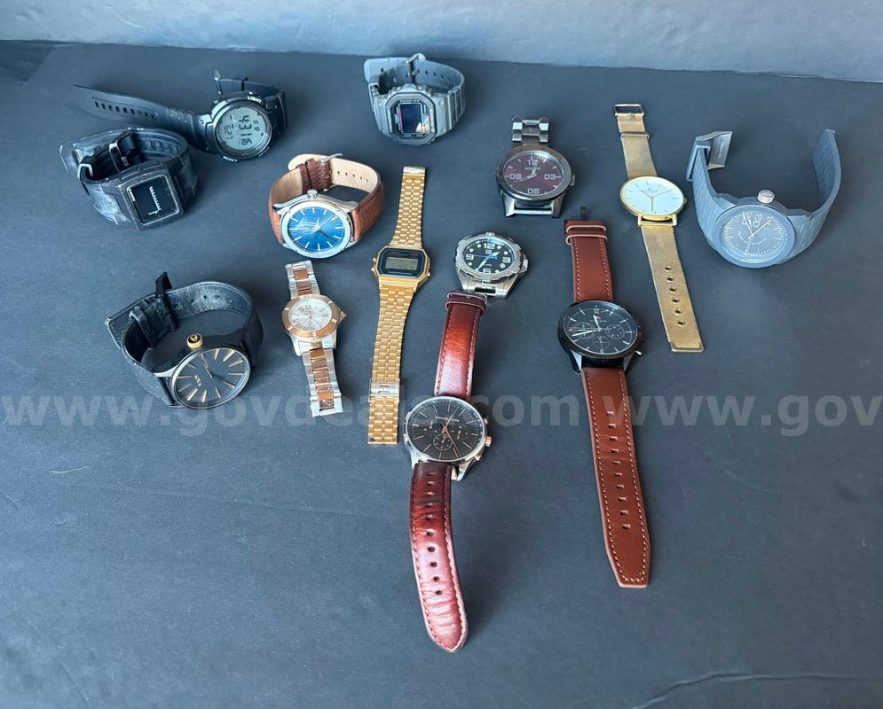 TiDDRs: LOT of Watches.