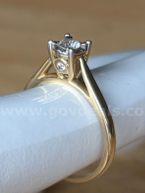 TiDDRs: Forever Bride 10K Gold Engagement Ring w/ Natural Diamonds, Size 7. Authenticated by jeweler.