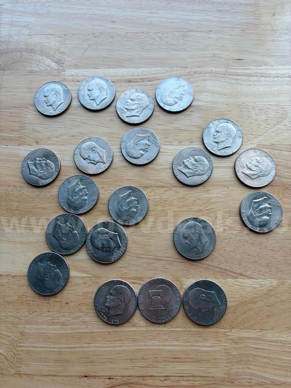 TiDDRs: LOT of 20 (twenty) 1776-1976-D Eisenhower Liberty Bell Moon One Dollar US.