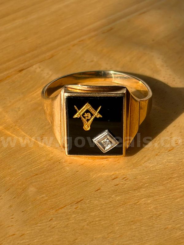 TiDDRs: 10K Gold Antique Onyx and Diamond Masonic Ring. Size 13. Evaluated by a jeweler. 0.01ctw.