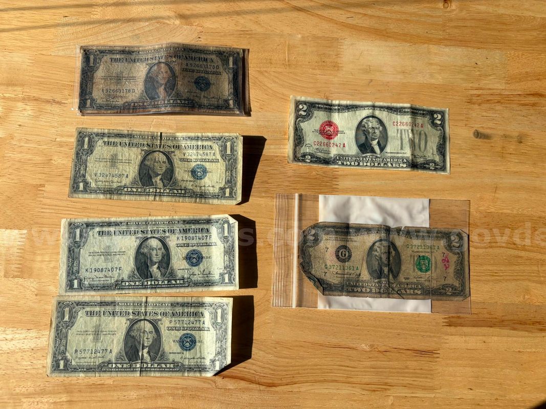 TiDDRs: Collectible USA Bills (6 bills): 4 one-dollar Silver Certificates and 2 two-dollar notes