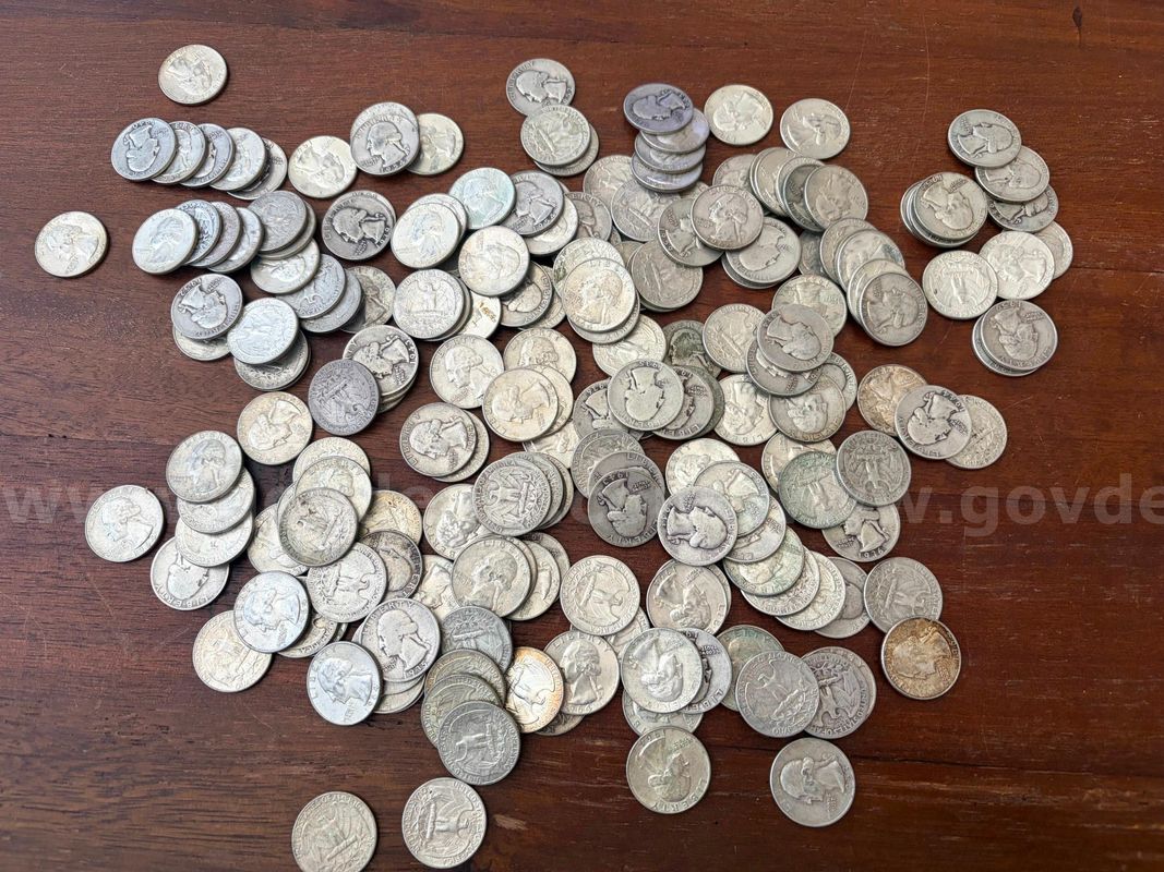 TiDDRs: LOT of 200 U.S. Quarters minted 1964 and earlier. 90% Silver.