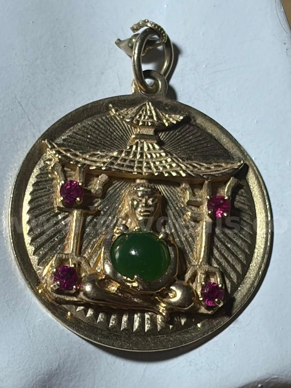TiDDRs: 14K Gold Good Luck Buddha Medallion with Jade and 4 small rubies. Medallion is approx. 27mm diameter. 8.09g.