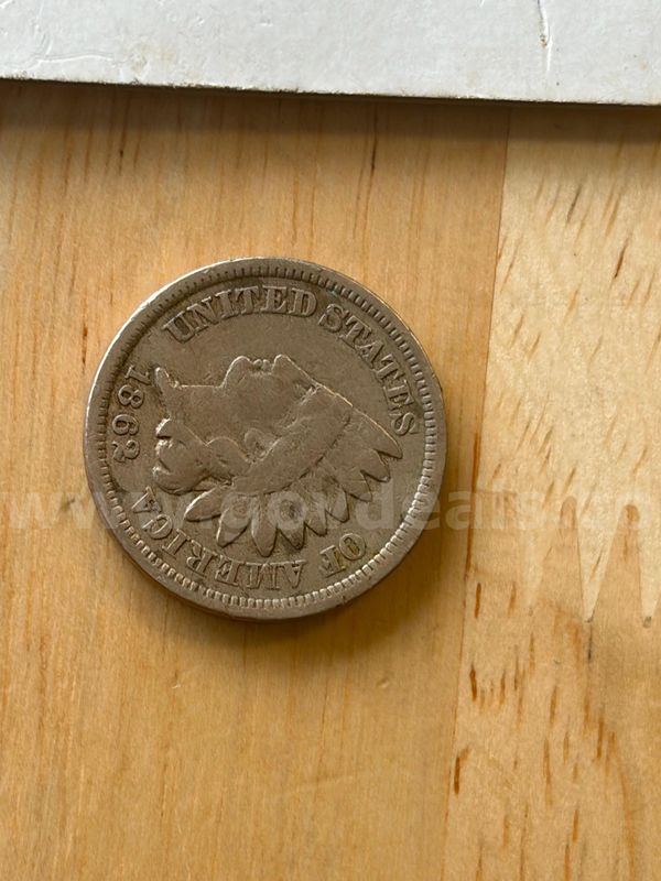TiDDRs: Lot of US Indian Head Cent Coins. Two are better grade - from 1862 and 1864.