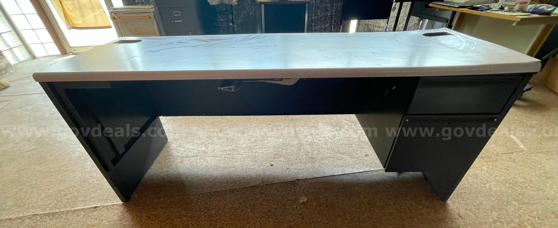6 ft X 2 Ft desk